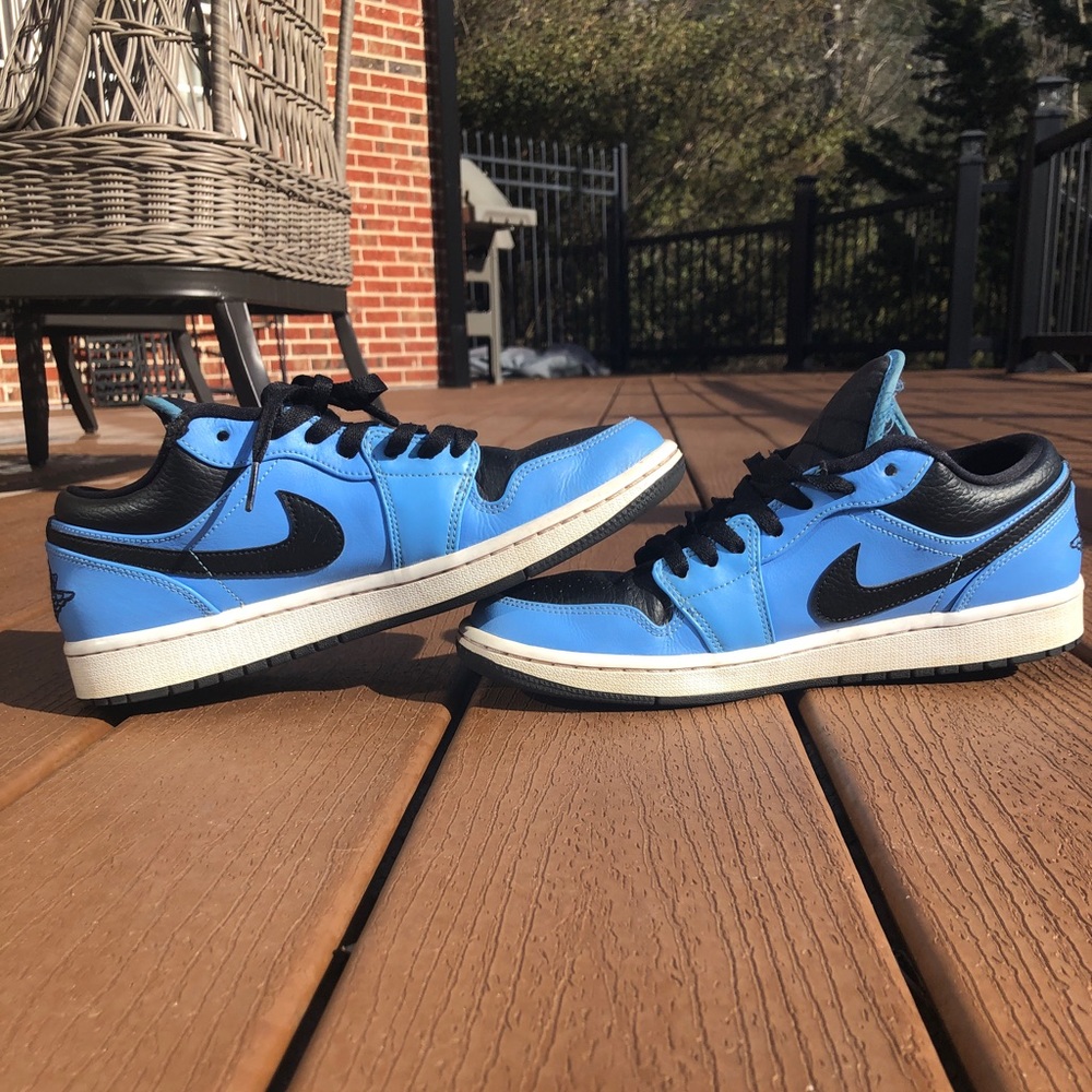 Jordan 1 Low "Univeristy Blue/ Black" - Size 9